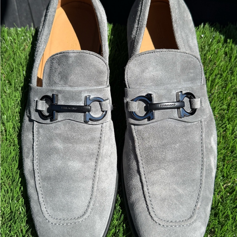 Ferragamo Men’s Foster Suede Gancini Bit Dress Loafers 11E Stromboli – Slip-On